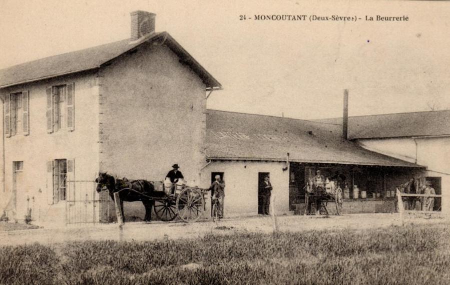 79-Moncoutant (carte postale)