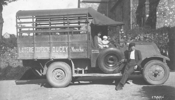 50-Ducey-laiterie (ramassage lait)