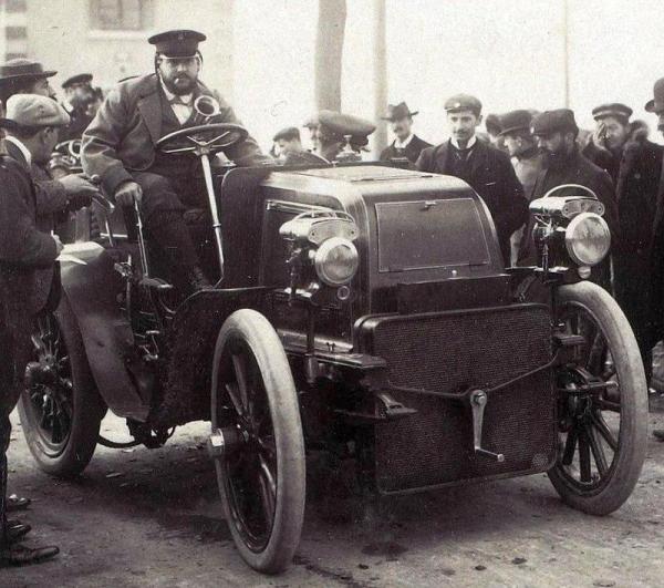 800px henry de rotschild a la cote de chanteloup en 1900