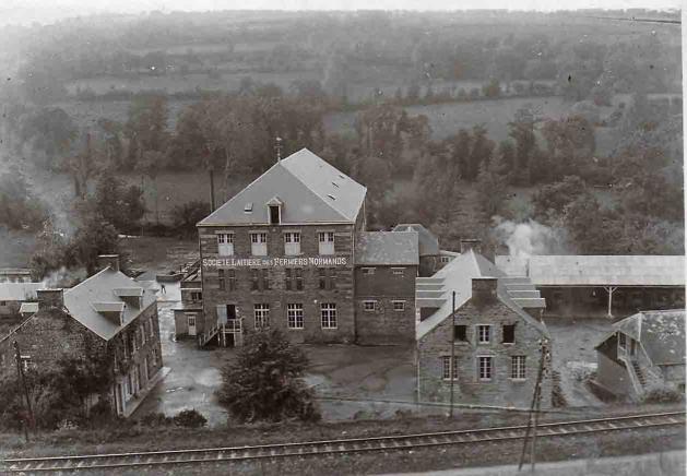 Berjou-nv-orne vue generale de la fromagerie laiterie des fermiers normands vers 1951