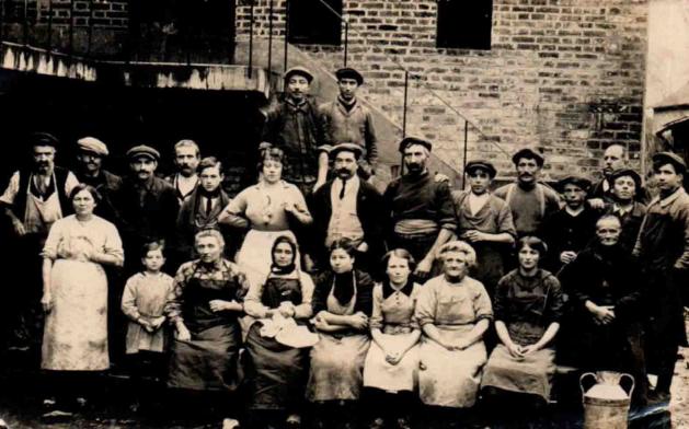 Personnel fromagerie de St-Georges des groseillers1920 1nv